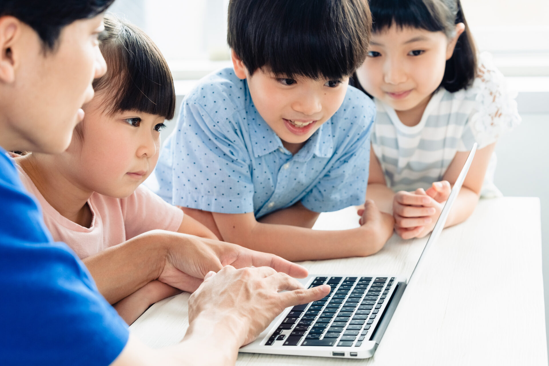 プログラミング講師のイメージ